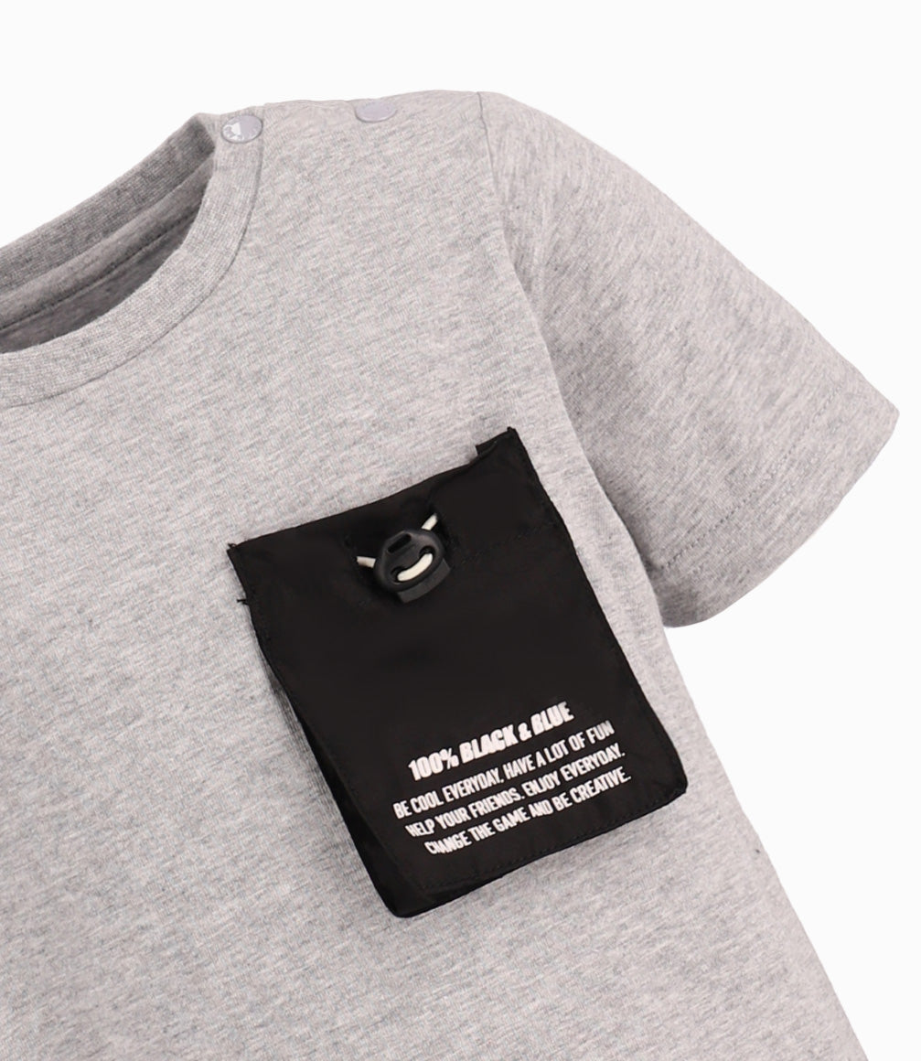 Polera Bebé Con Bolsillo de Diseño Ajustable Black and Blue Gris