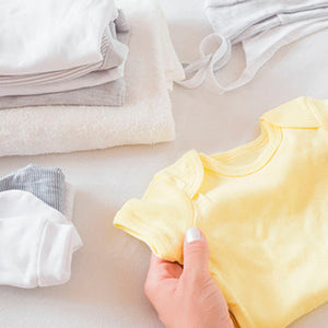 ¿Cómo vestir a un bebé en verano y en invierno? Ropa para bebé cómoda y segura