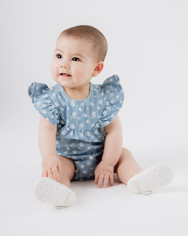 Body recién nacida con flores