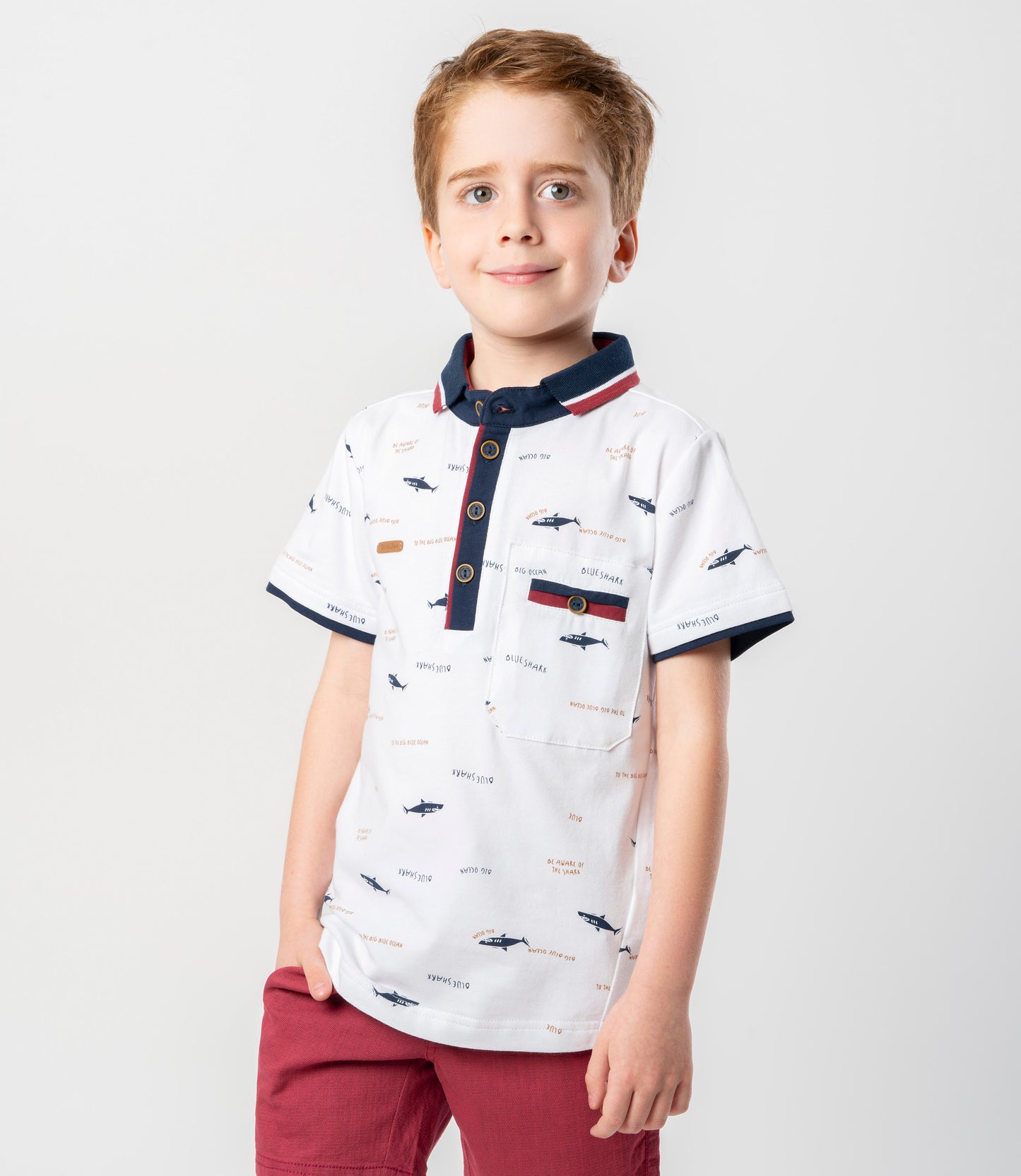 Polera niño con tiburones 2 años / Blanco