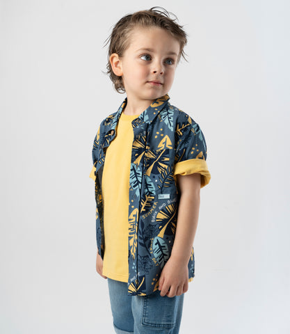 Camisa niño con hojas