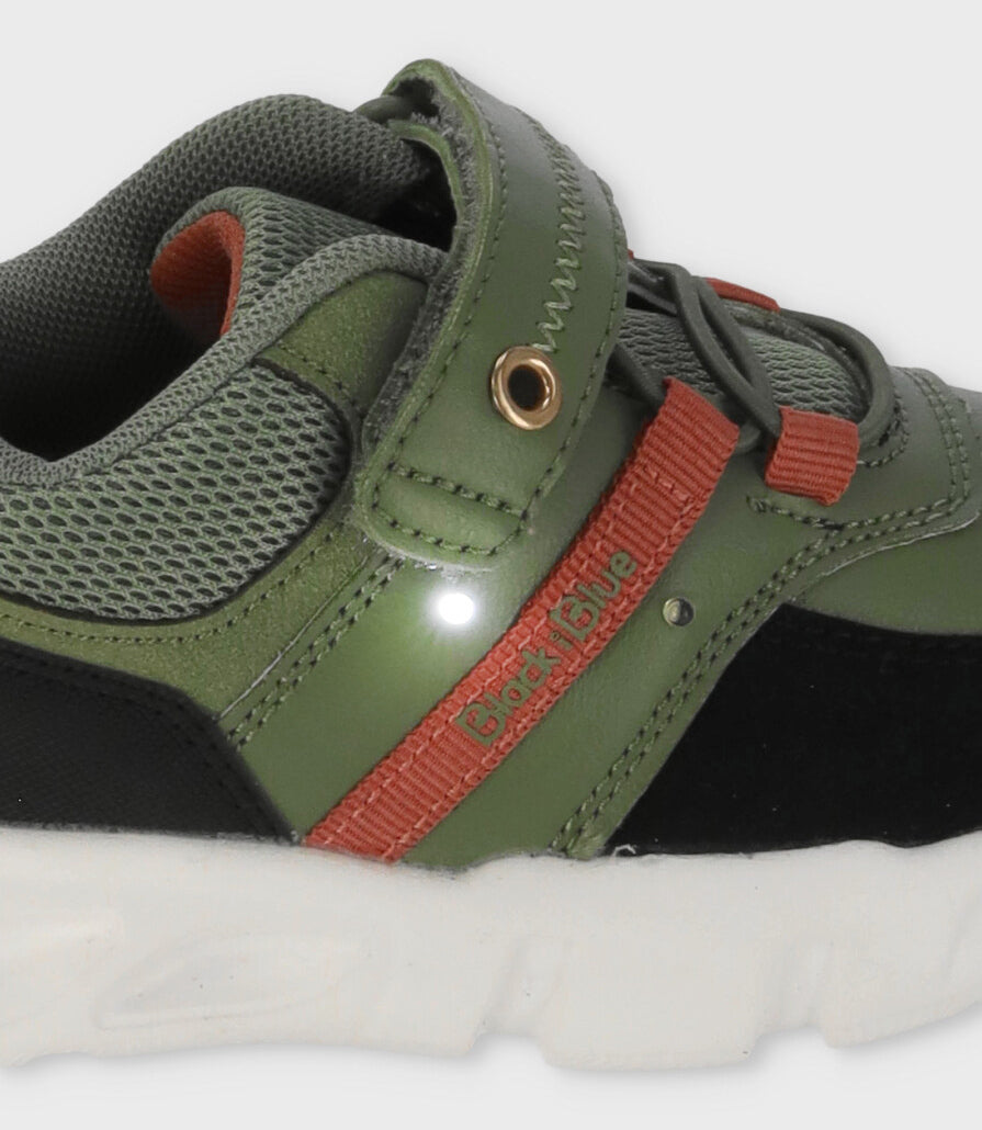 Zapatilla niño con luces 27 / VERDE