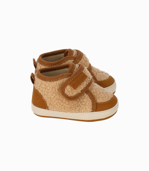 Botín recién nacido sherpa 15 / Café