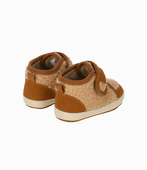 Botín recién nacido sherpa 15 / Café