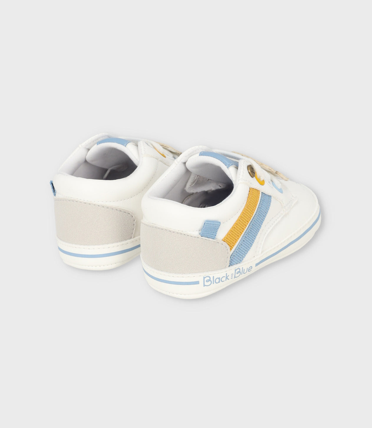 Zapatilla recién nacido con dinosaurio