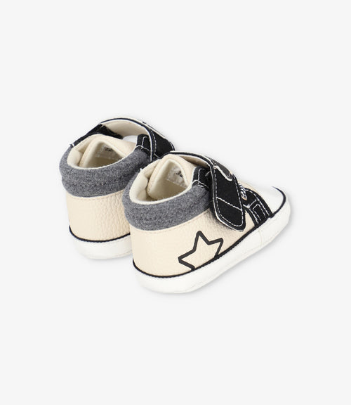 Zapatilla recién nacido con perrito