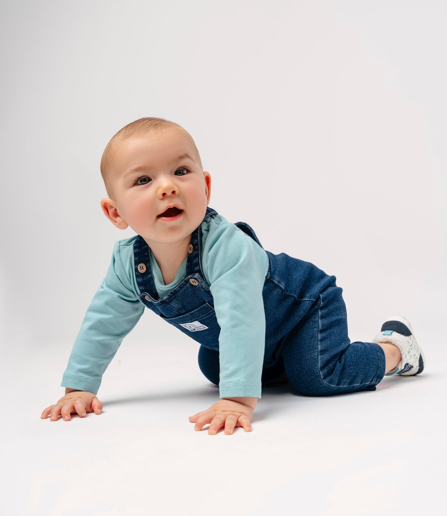 Conjunto recién nacido con jardinera