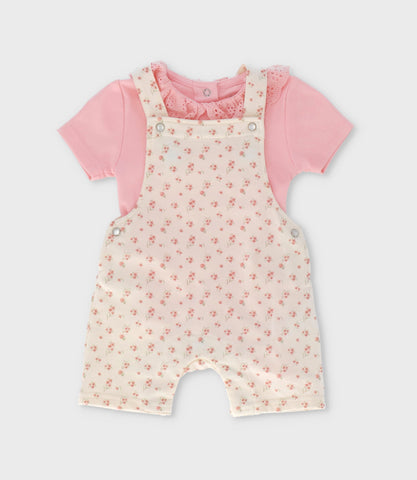 Jardinera recién nacida con flores