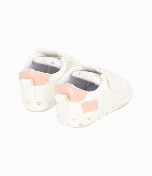 Zapatilla recién nacida con diseño 15 / Blanco