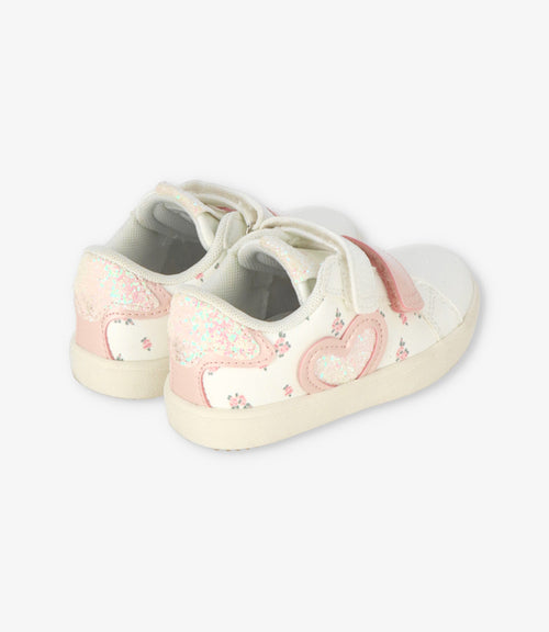 Zapatilla bebé niña con corazón