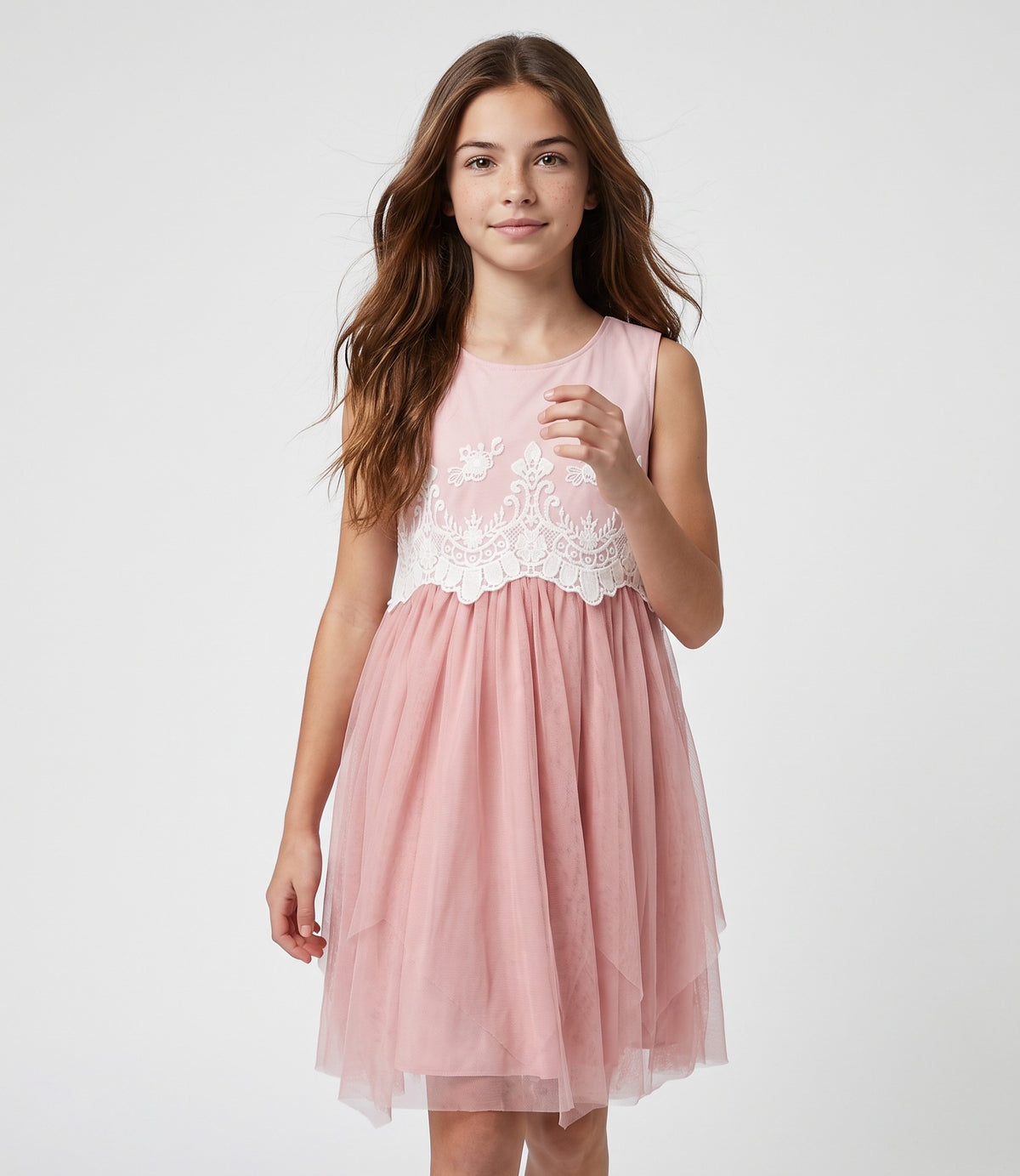 Vestido niña con pecho bordado