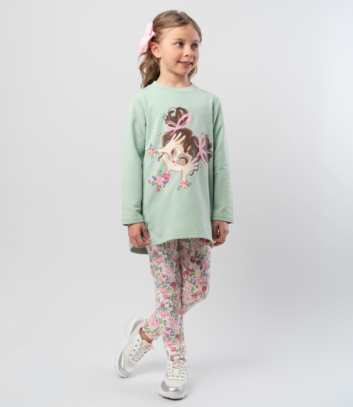 Conjunto niña con estampado y flores 2 años / Verde