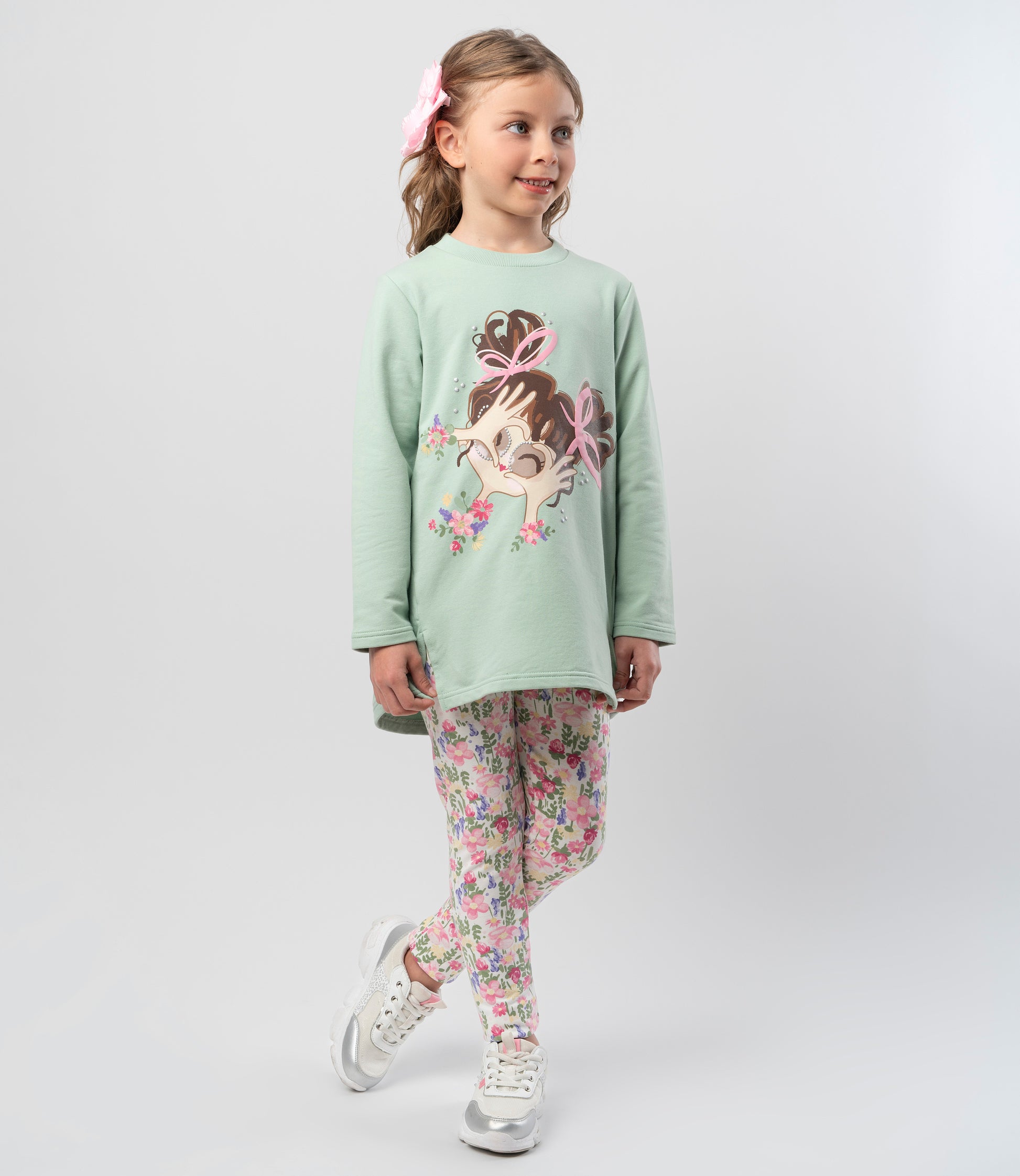 Conjunto niña con estampado y flores 2 años / Verde