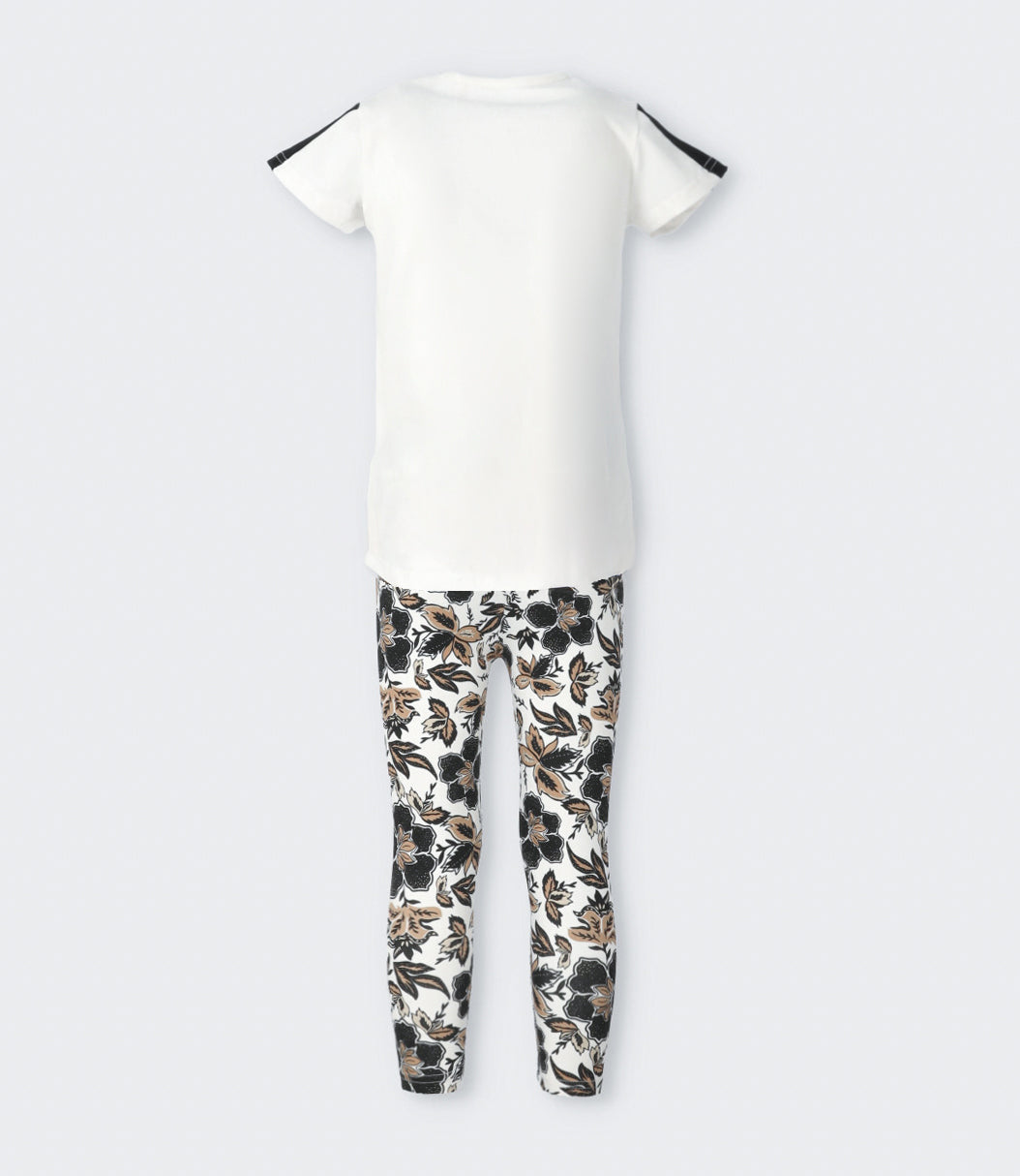 Conjunto niña con estampado y flores