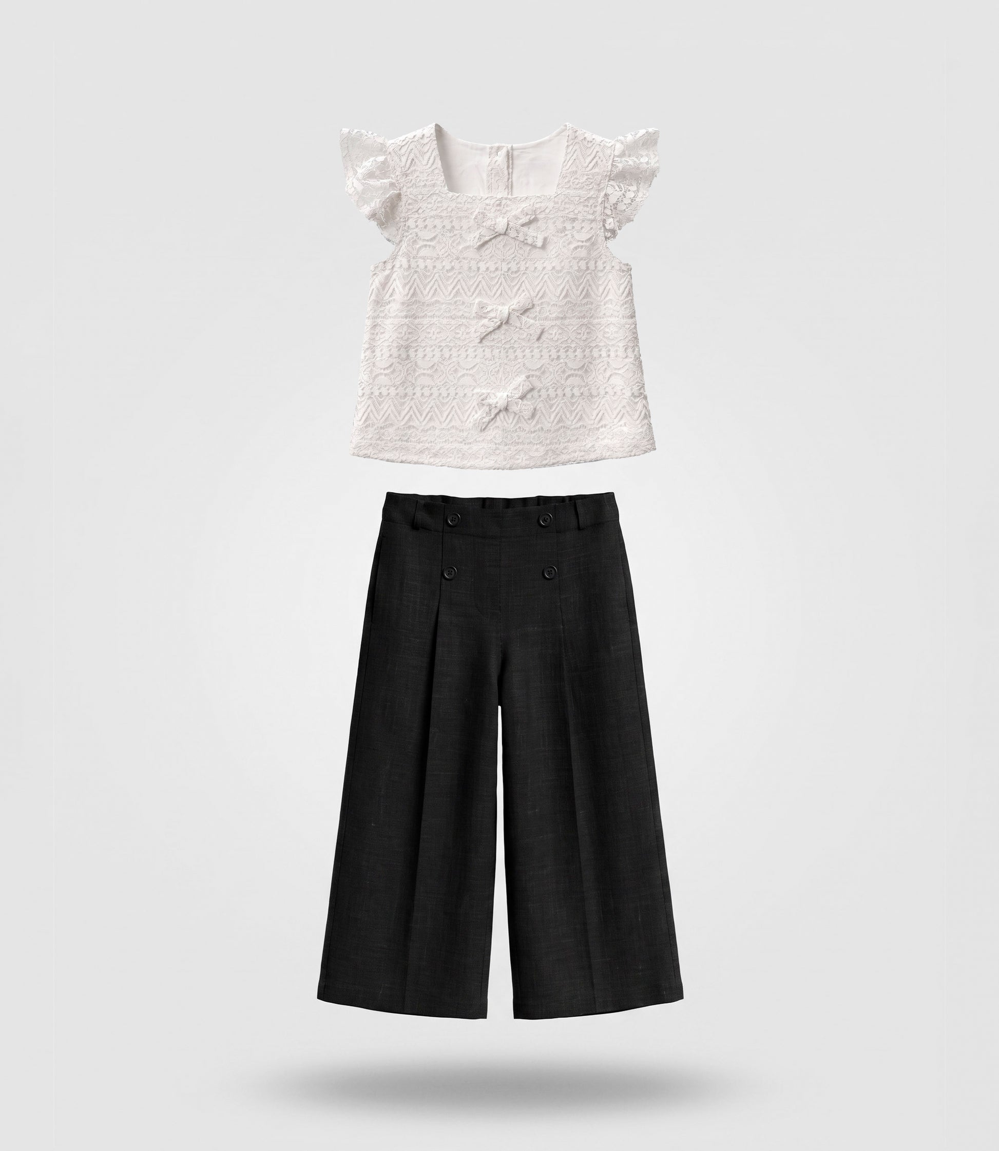 Conjunto niña con lazos 2 años / Crudo
