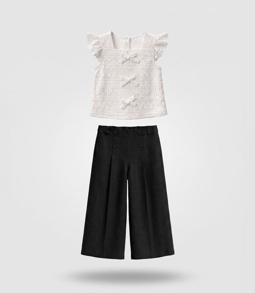 Conjunto niña con lazos 2 años / Crudo