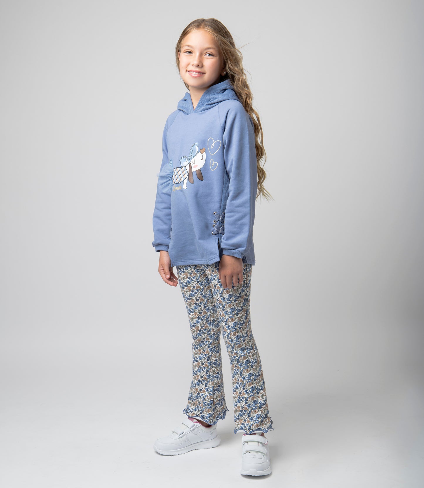 Conjunto niña con perro