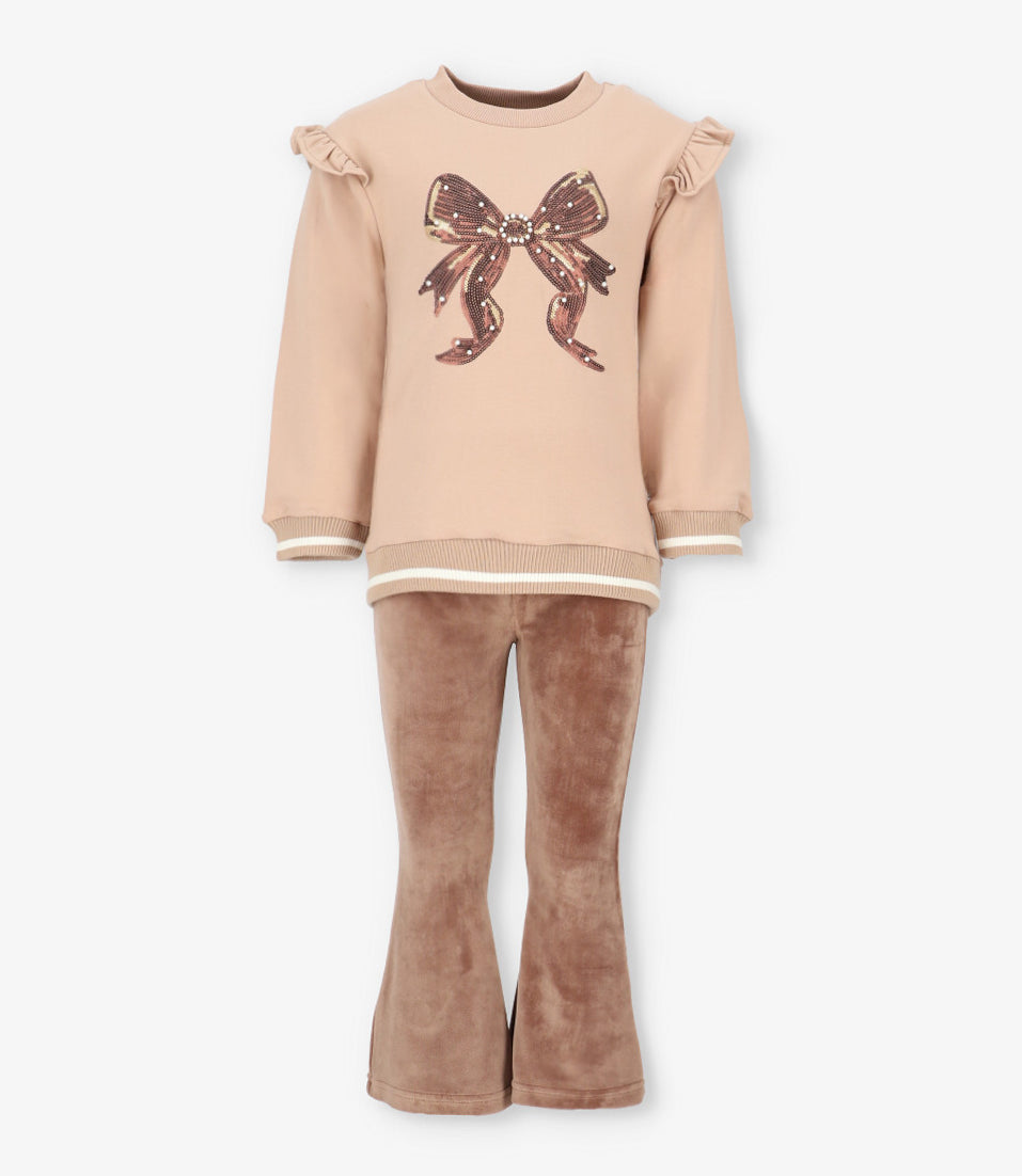 Conjunto niña con vuelos y lazo 2 años / Beige