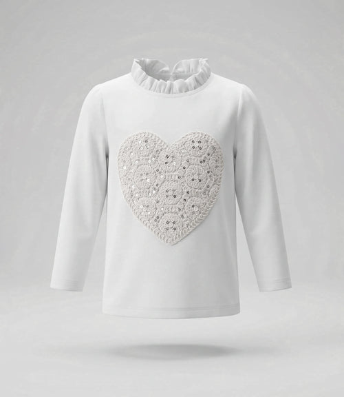 Polera bebé con corazón en macramé