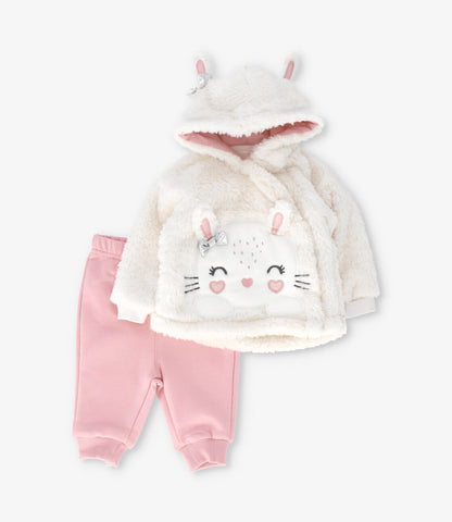 Buzo recién nacida con conejo