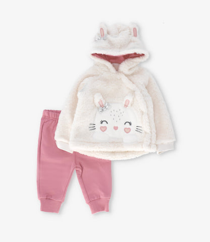 Buzo recién nacida con conejo