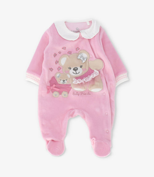 Enterito recién nacida con oso