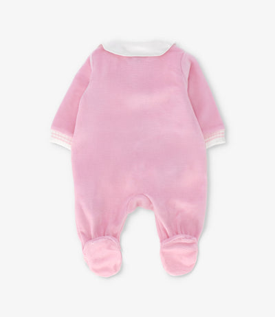 Enterito recién nacida con oso