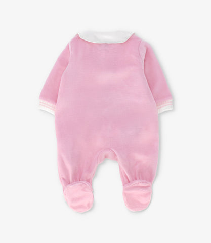 Enterito recién nacida con oso