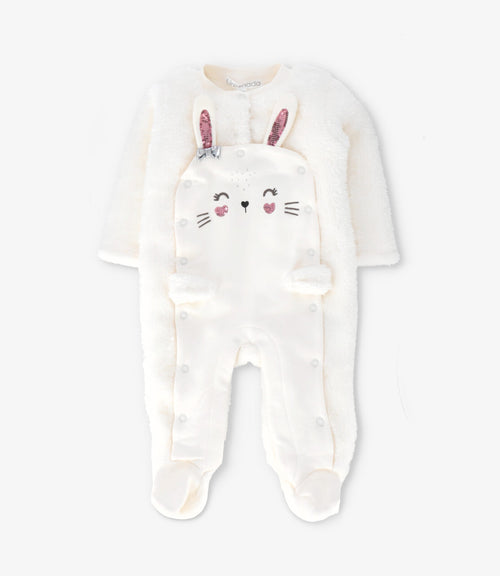 Enterito recién nacida con conejo 0 meses / Crudo