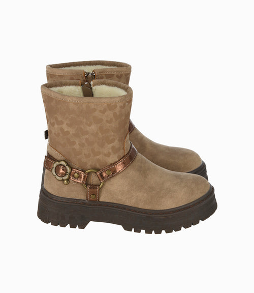 Botín niña con corazones