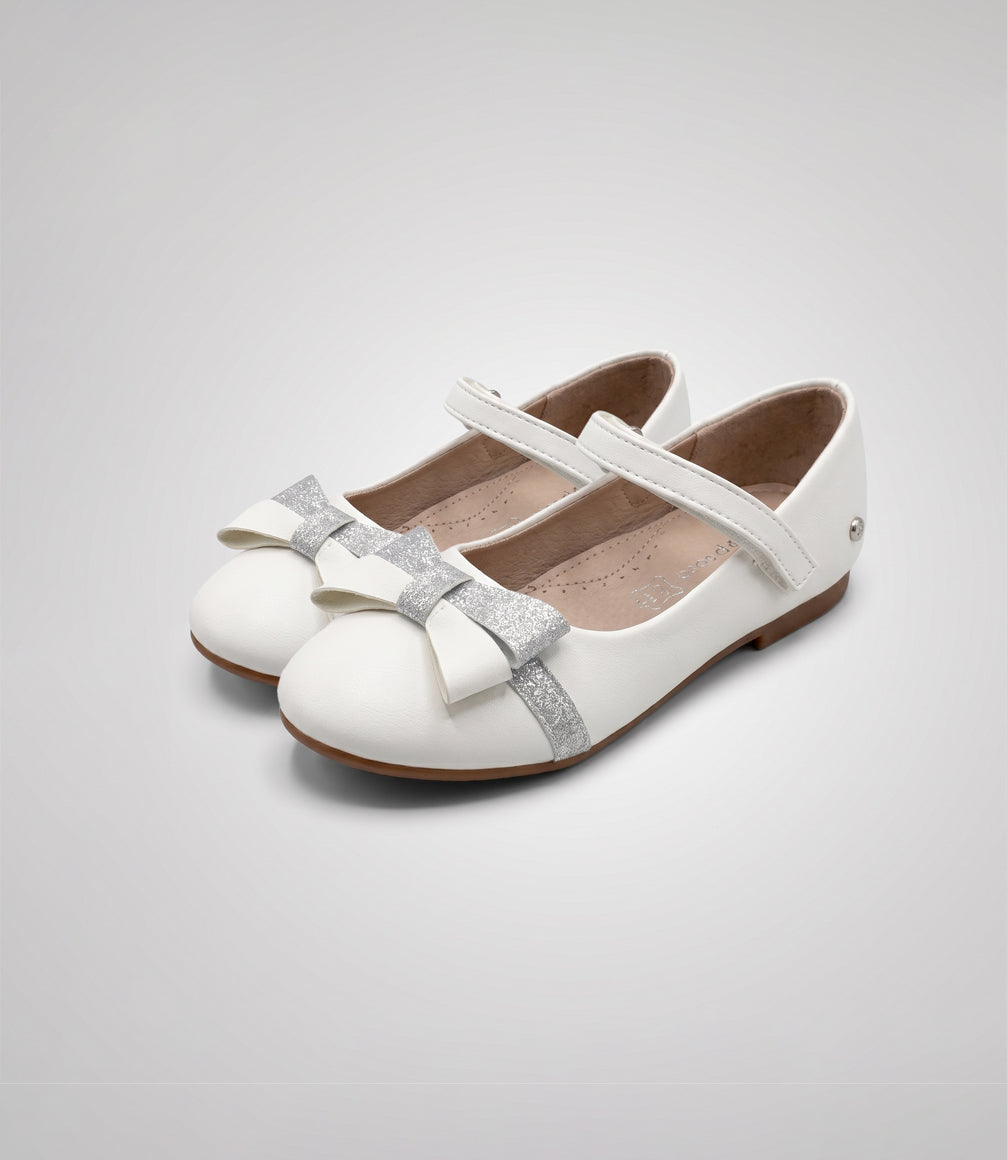 Bailarina niña clásica 27 / Blanco
