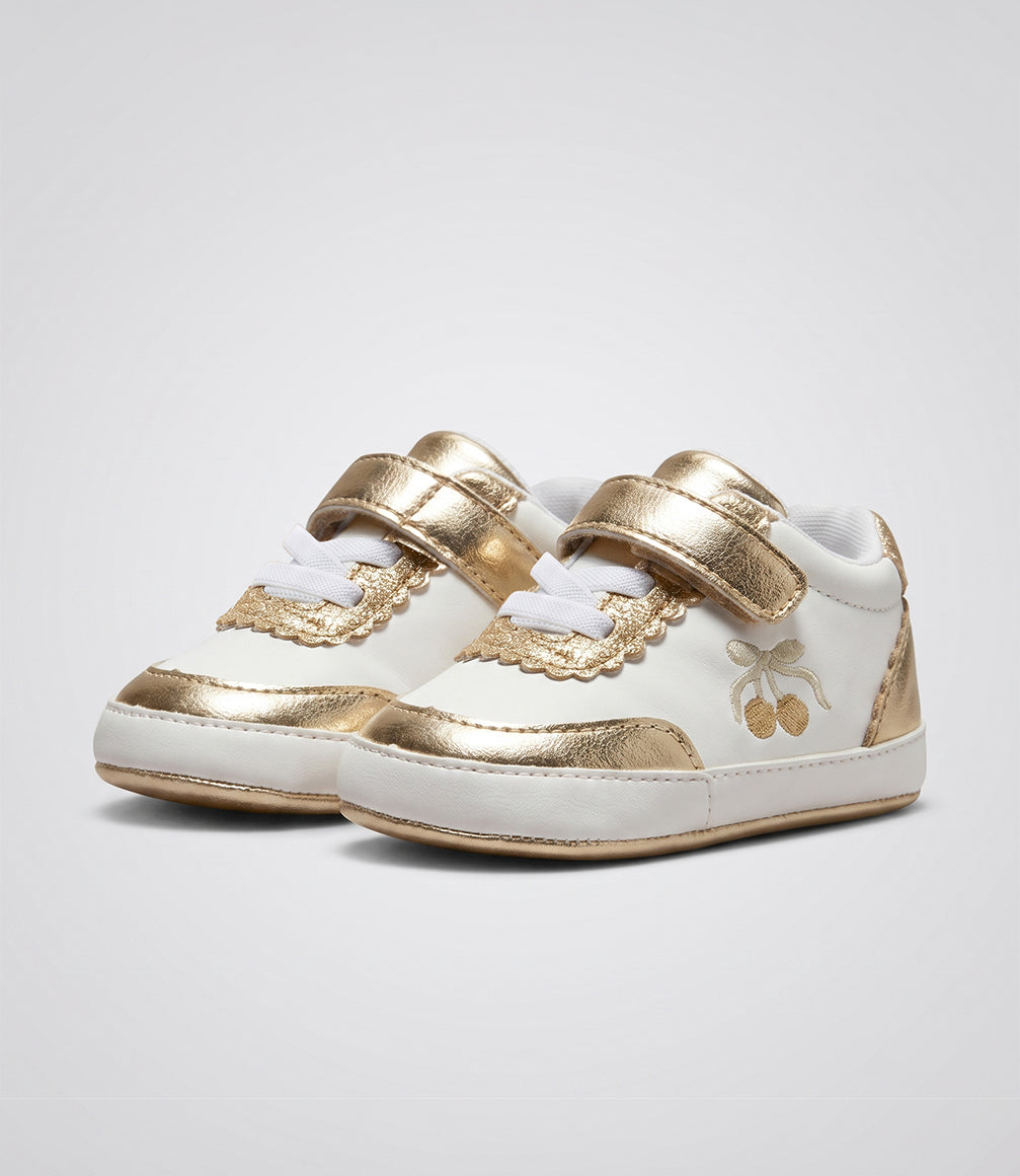 Zapatilla recién nacida con cherry y brillos 15 / Dorado