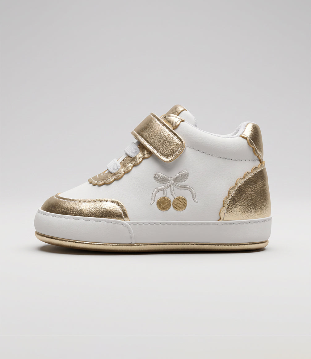Zapatilla recién nacida con cherry y brillos 15 / Dorado