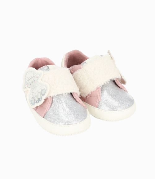 Zapatilla recién nacida con corazones 15 / Rosado