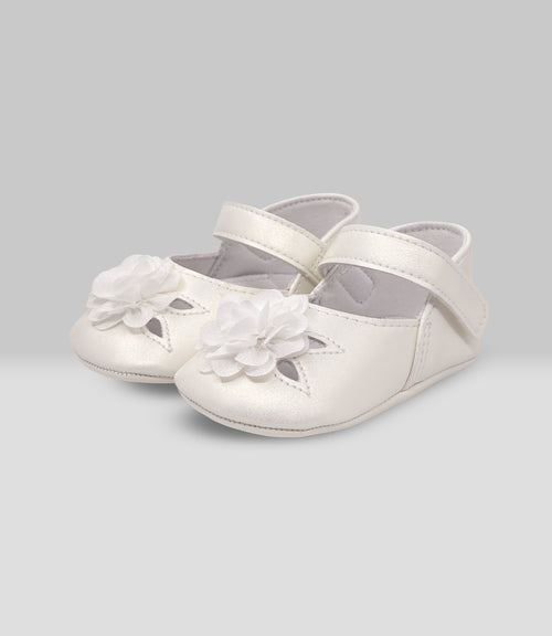 Bailarina recién nacida con flores 15 / Crudo