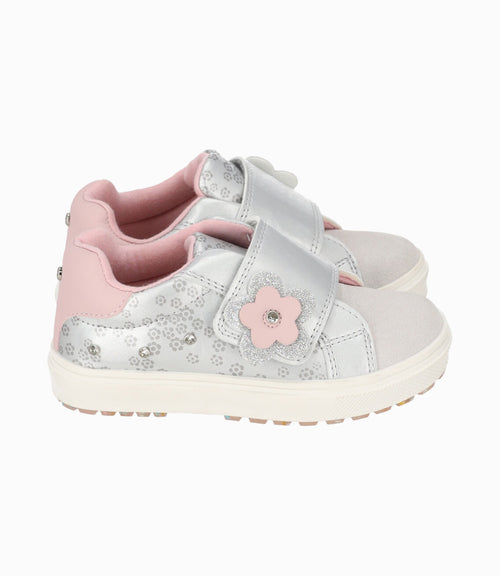 Zapatilla bebé con flores 19 / Plateado