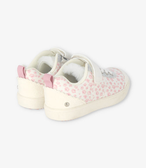 Zapatilla bebé con flores