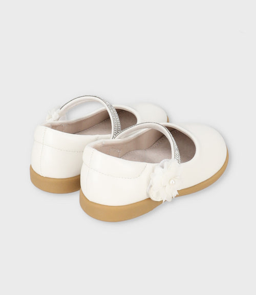 Bailarina bebé con flor