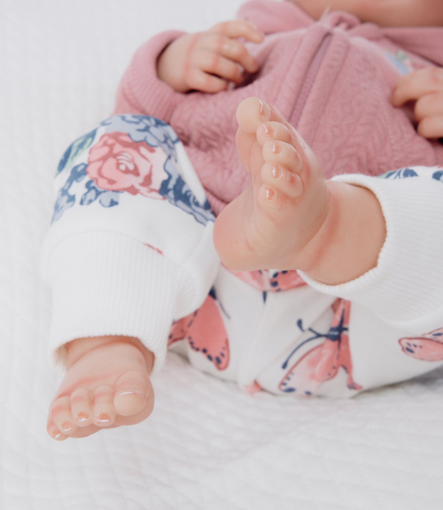 Muñeca baby reborn flores