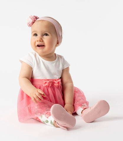 Conjunto recién nacida con flores