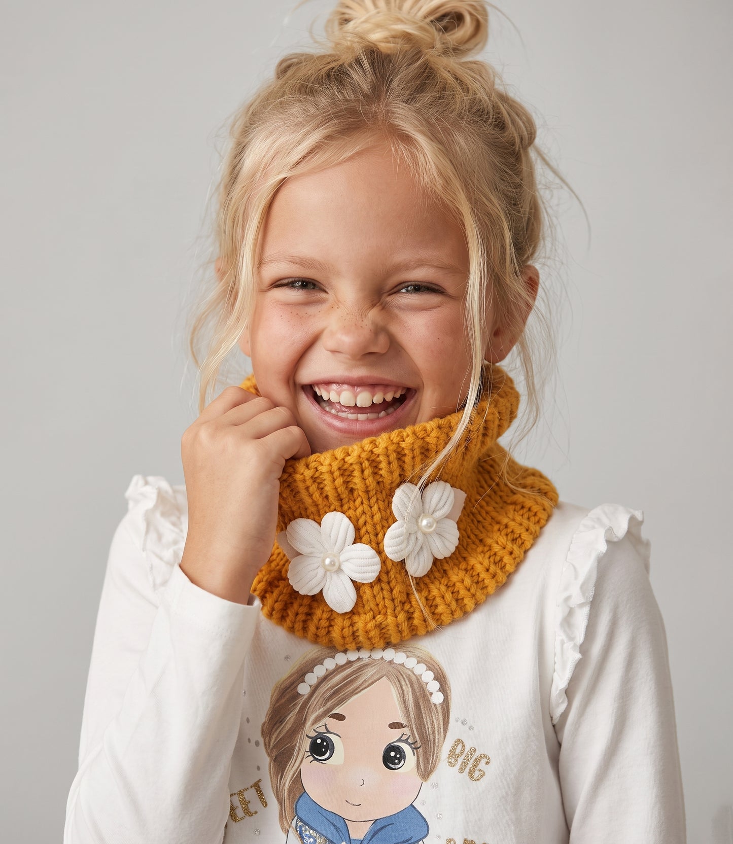 Cuello niña tejido con flores