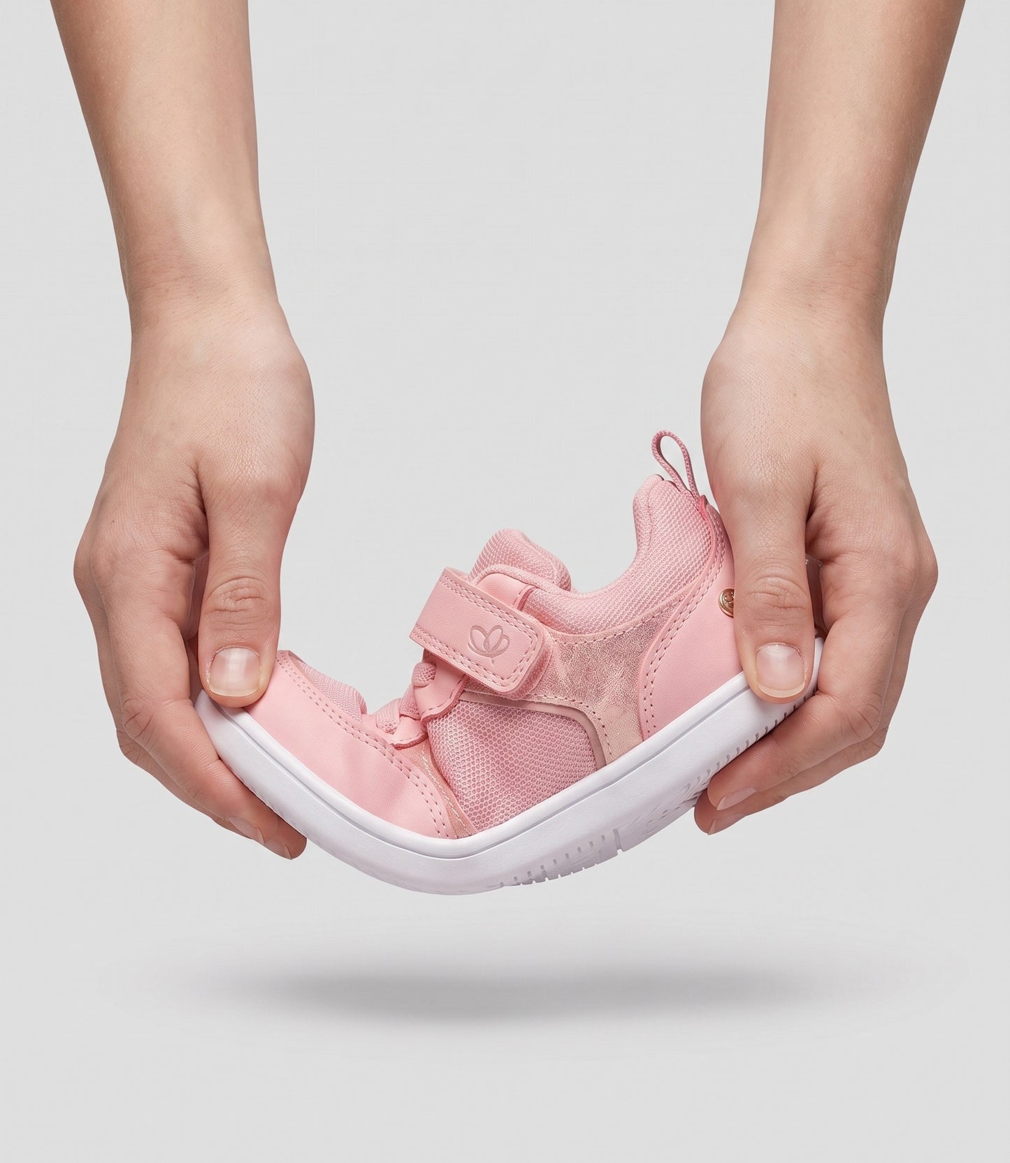 Zapatilla bebé ultraflexible con brillos