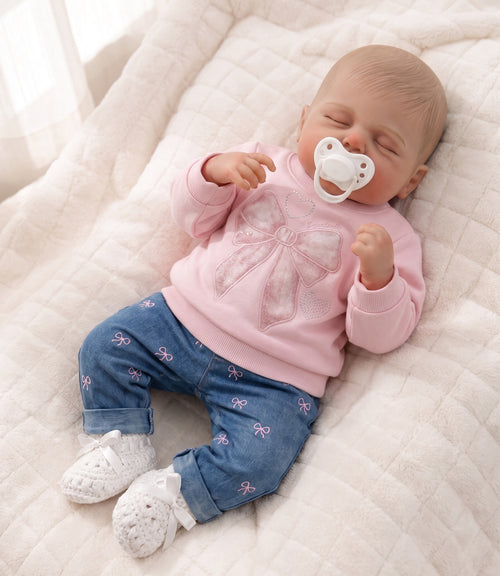 Muñeca baby reborn denim cherry