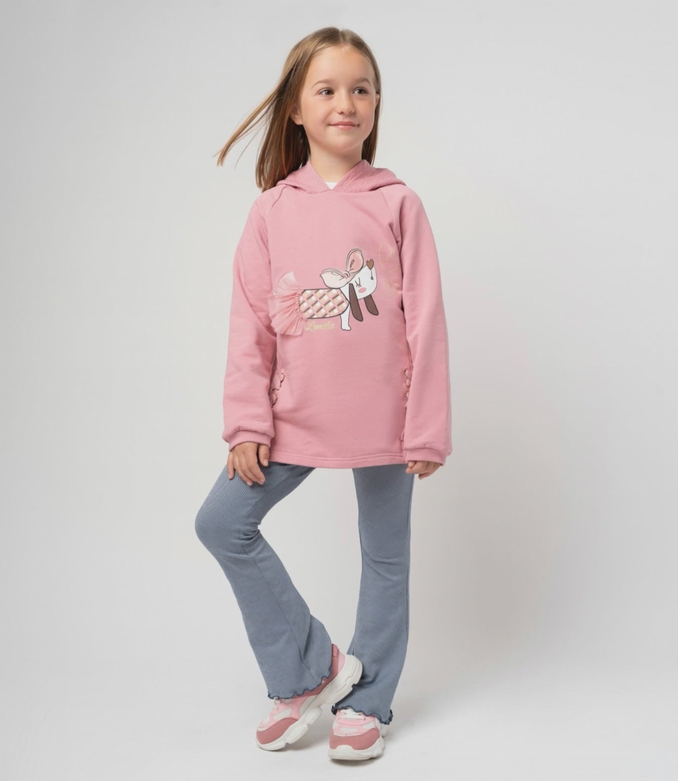 Conjunto niña con perro