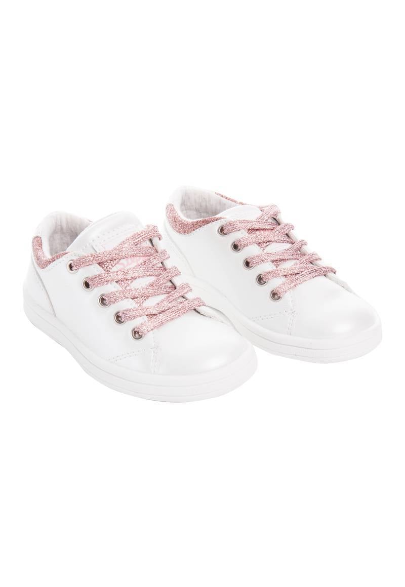 Tenemos el calzado perfecto para cada ocasión. En nuestra tienda encontrarás las más cómodas zapatillas para tu bebé. Conócelas aquí en 4Kids.cl.