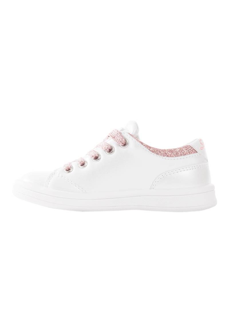Tenemos el calzado perfecto para cada ocasión. En nuestra tienda encontrarás las más cómodas zapatillas para tu bebé. Conócelas aquí en 4Kids.cl.