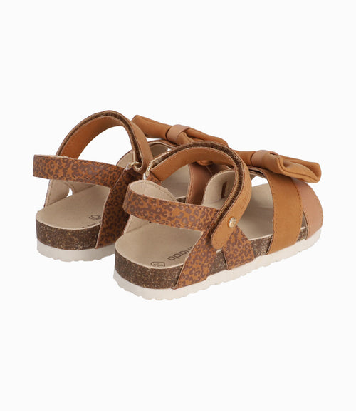 Sandalia Con Talón Cubierto Niña Camel Limonada