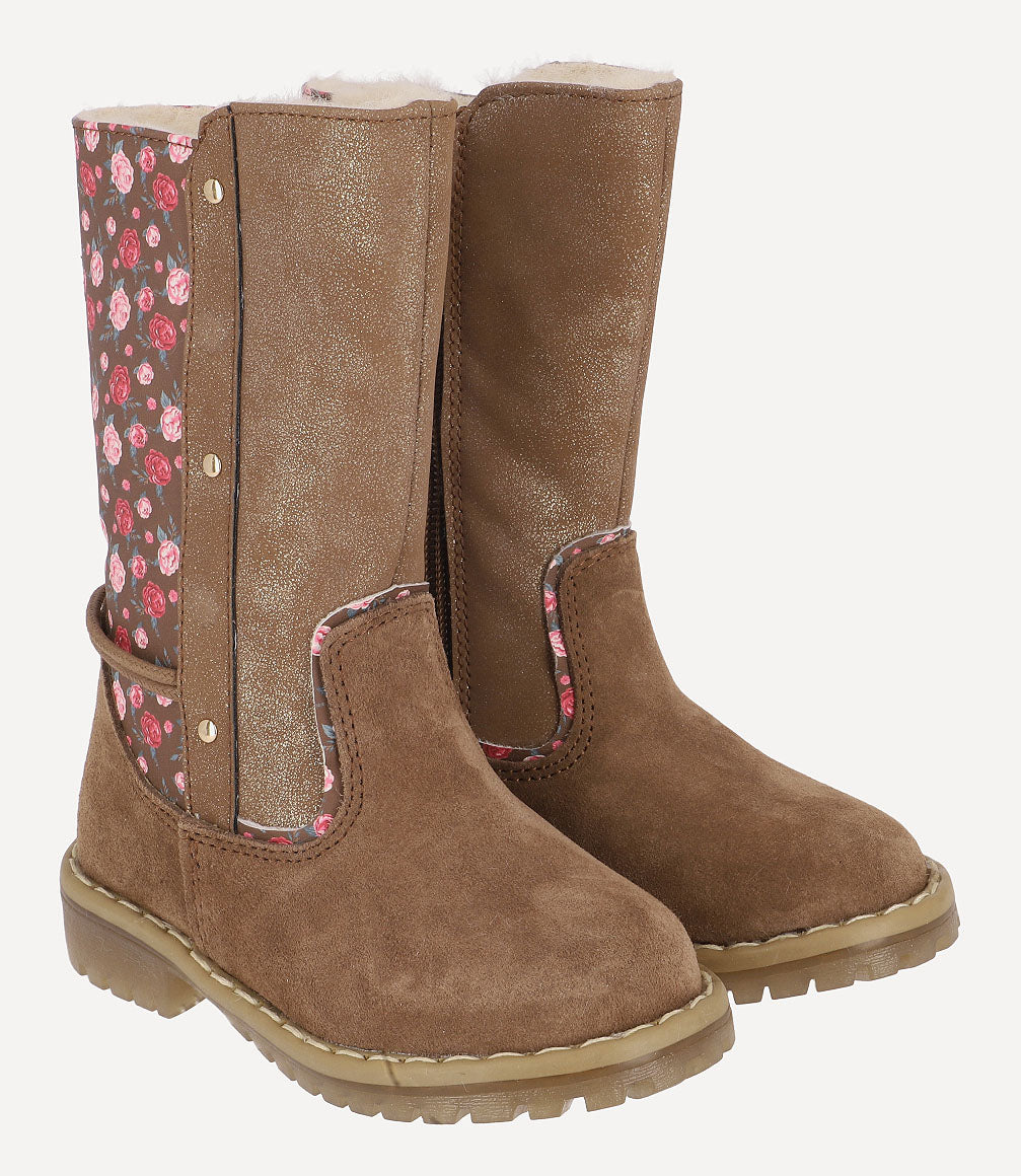 Bota bebé con flores