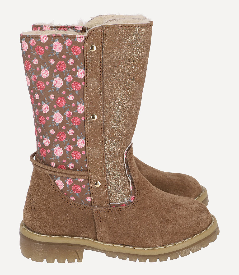 Bota bebé con flores