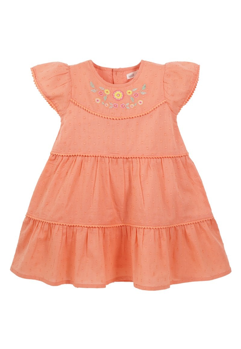¡Dale a tu hija el estilo que tanto le gusta! Los vestidos más lindos para niña están en 4Kids.cl. Compra aquí.